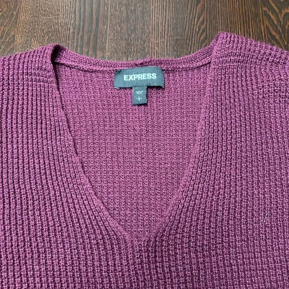 Express V-neck Sweater Size Large - Picture 2 of 4